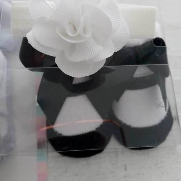 Bow and sock sets - Picture 2 of 4